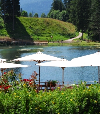 Ristorante affacciato sul lago